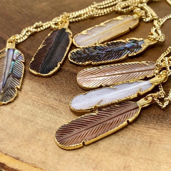 •boho feather abalone pendant• - Picture 2 of 3